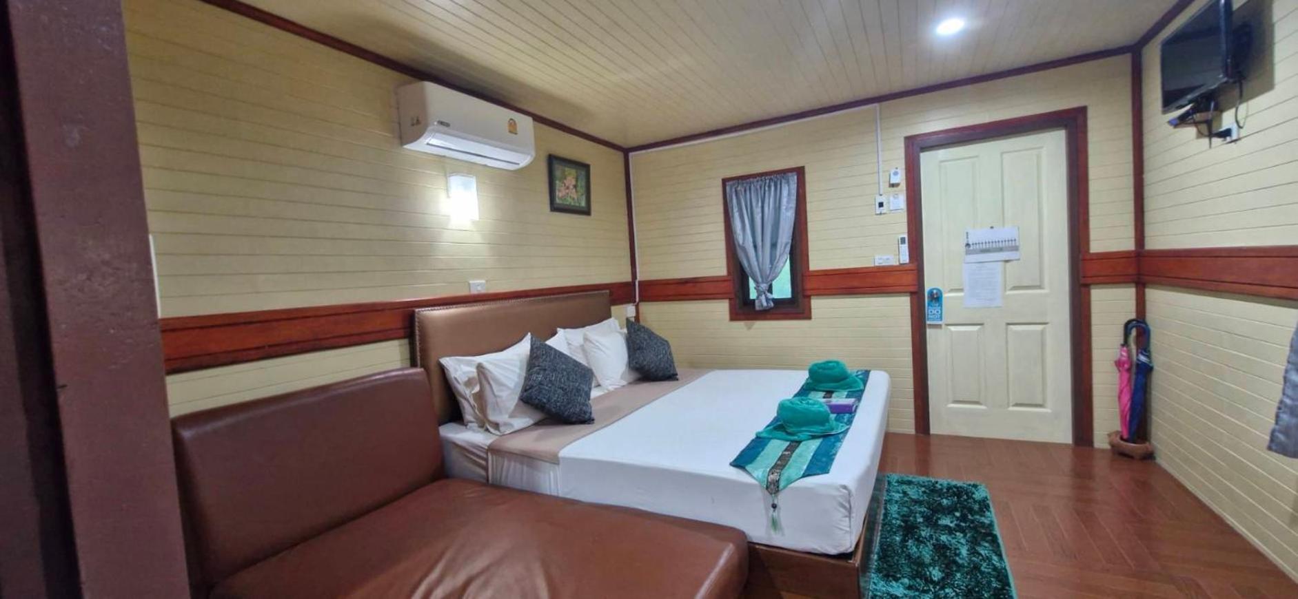 The Royal Bamboo Lodges - Sha Certified Khao Sok National Park Exterior foto