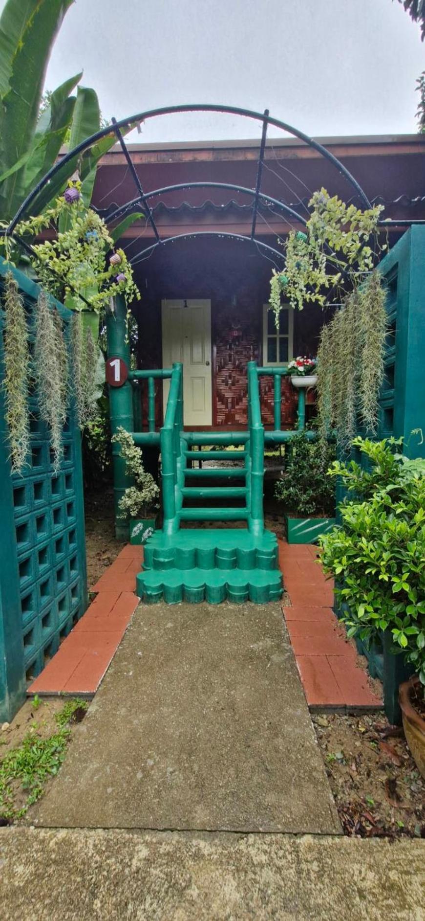 The Royal Bamboo Lodges - Sha Certified Khao Sok National Park Exterior foto