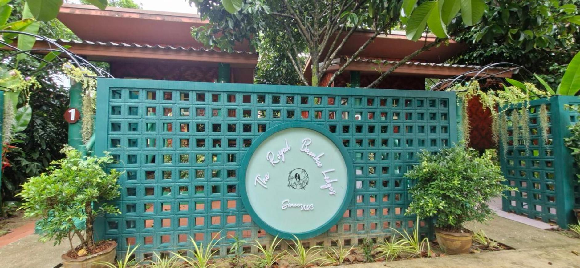 The Royal Bamboo Lodges - Sha Certified Khao Sok National Park Exterior foto