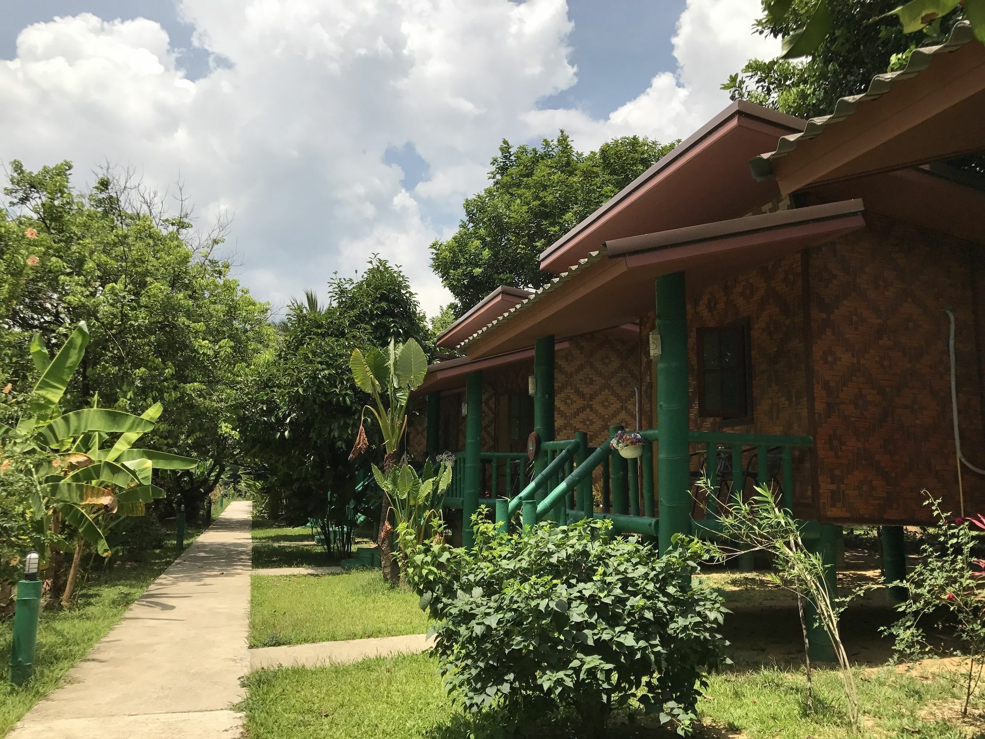 The Royal Bamboo Lodges - Sha Certified Khao Sok National Park Exterior foto