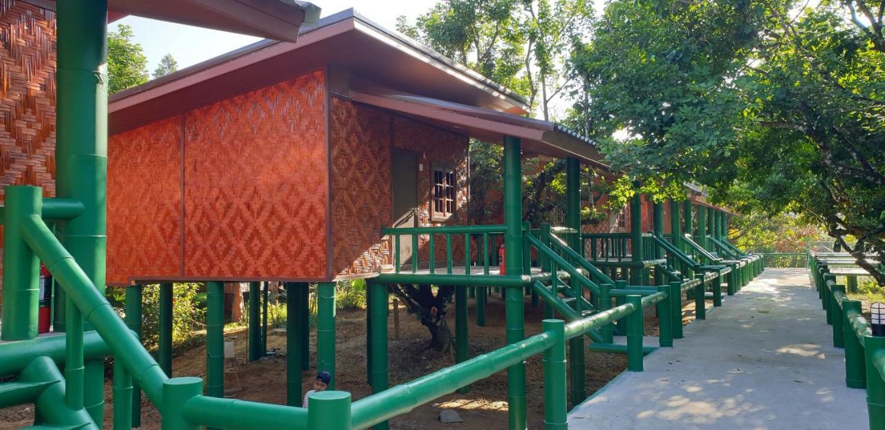 The Royal Bamboo Lodges - Sha Certified Khao Sok National Park Exterior foto