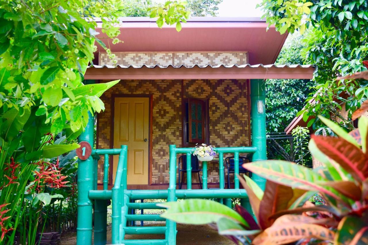 The Royal Bamboo Lodges - Sha Certified Khao Sok National Park Exterior foto