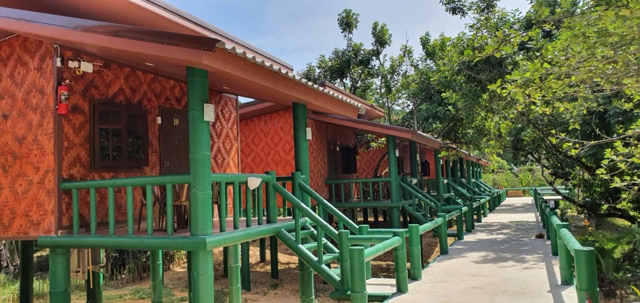 The Royal Bamboo Lodges - Sha Certified Khao Sok National Park Exterior foto