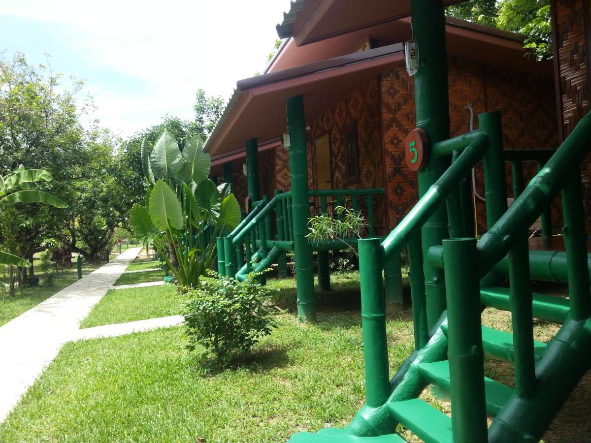The Royal Bamboo Lodges - Sha Certified Khao Sok National Park Exterior foto